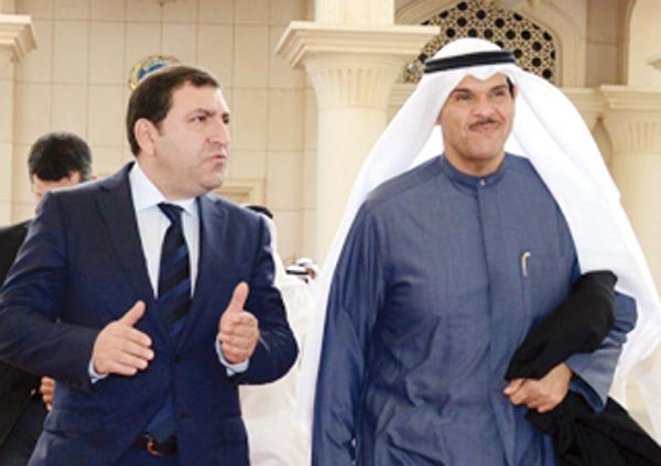 الشيخ سلمان الحمود لدى مغادرته وفي وداعه سفير اذربيجان تورال رضاييف﻿