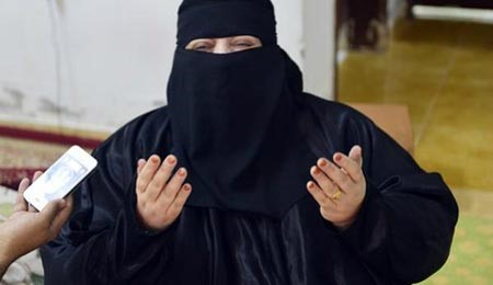 بالفيديو.. أضخم سيدة في الرياض مريضة بداء الفيل