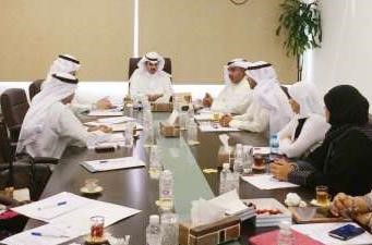 بدر الفريح مترئسا الاجتماع﻿