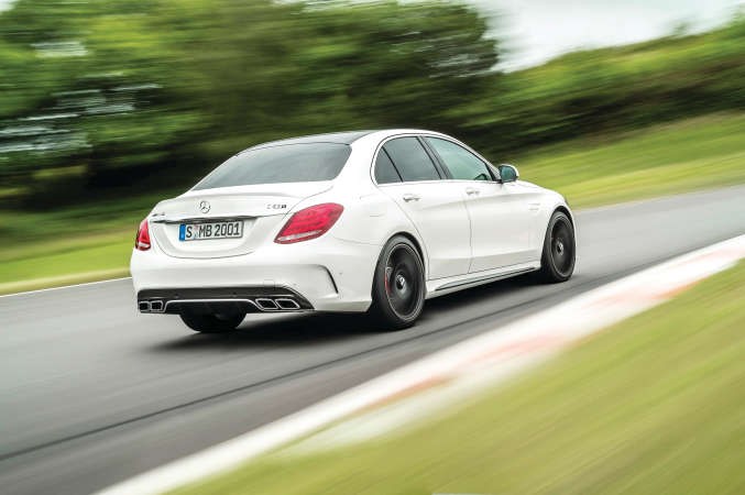 «مرسيدس ـ AMG C63» الجديدة.. أداء رياضي يفوق الخيال