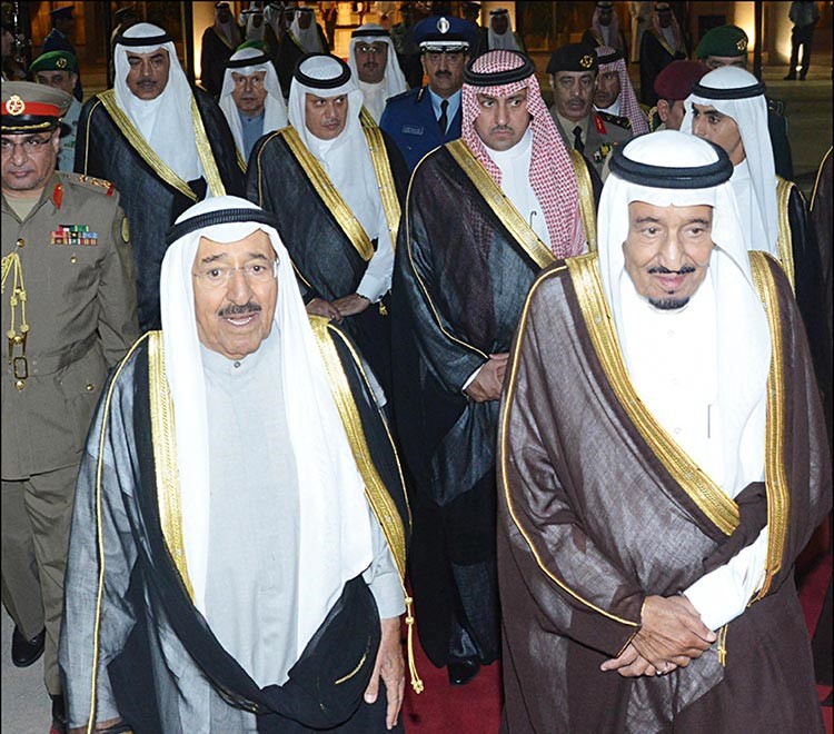صاحب السمو الامير الشيخ صباح الاحمد وصاحب السمو الملكي الامير سلمان بن عبدالعزيز خلال حفل العشاء