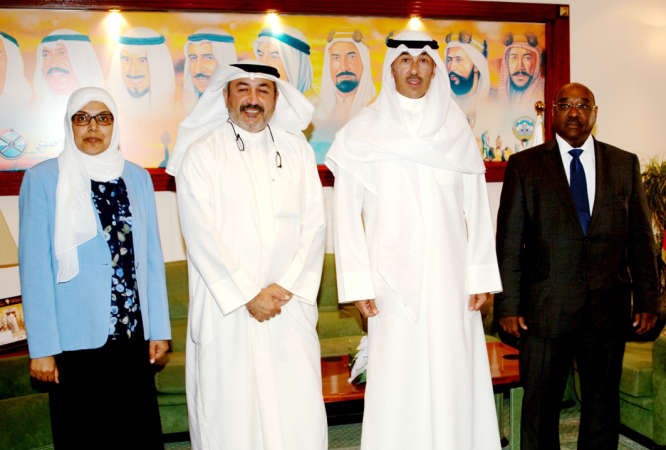 الشيخ فواز الخالد متوسطا د محمد الخشتي ود احمد الشطي ود امال اليحيى﻿