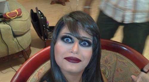 بالصور.. منة فضالي في أبشع اطلالاتها.. كحل كثيف واحمر شفاه داكن