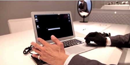 بالفيديو.. اليابان تدهش العالم.. مجوهرات المستقبل.. ذكية تسمح لمرتديها بالاتصالات الالكترونية
