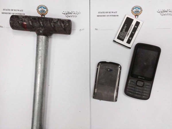  المطرقة التي استخدمت في الطريقة والهاواتف التي قادت لضبطهم ﻿