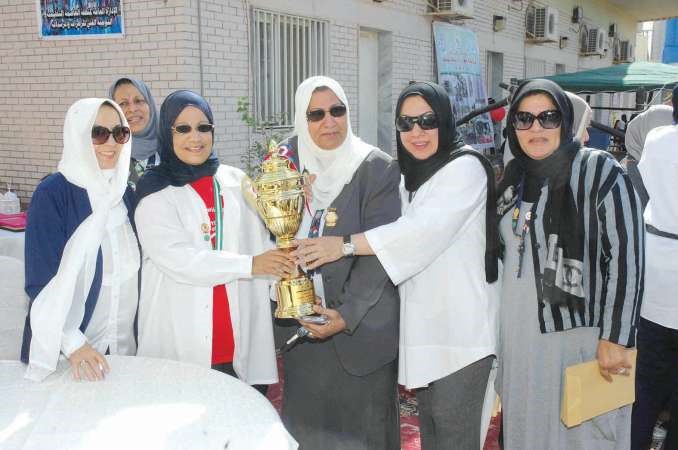 تكريم امينة السر لولوة الشطي ﻿