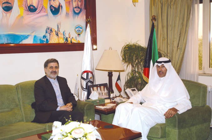 الشيخ فواز الخالد مستقبلا السفير الايراني ﻿