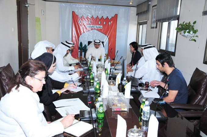 الشيخة الزين الصباح وماحمد المنفوحي خلال الاجتماع المشترك