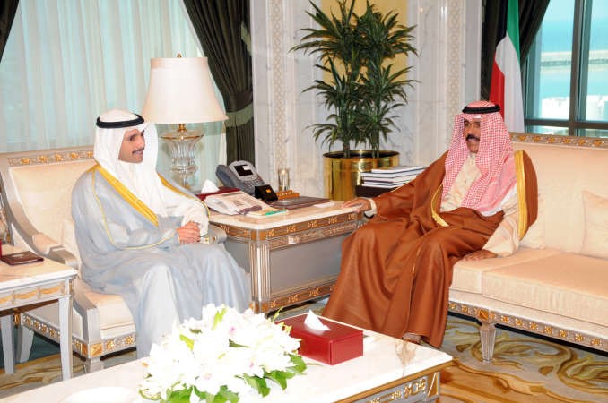 سمو ولي العهد الشيخ نواف الاحمد مستقبلا مرزوق الغانم