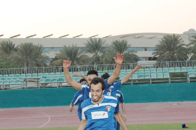 الأزرق يواصل التدريبات استعداداً لليمن