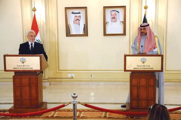 الشيخ صباح الخالد وابراهيم الجعفري خلال المؤتمر الصحافيهاني الشمري
