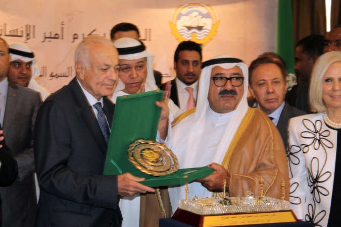 نبيل العربي خلال تكريم ممثل الامير وزير الديوان الاميري الشيخ ناصر صباح الاحمد﻿