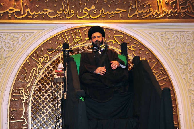 الامام في حسينية الاوحد يلقي خطبته﻿