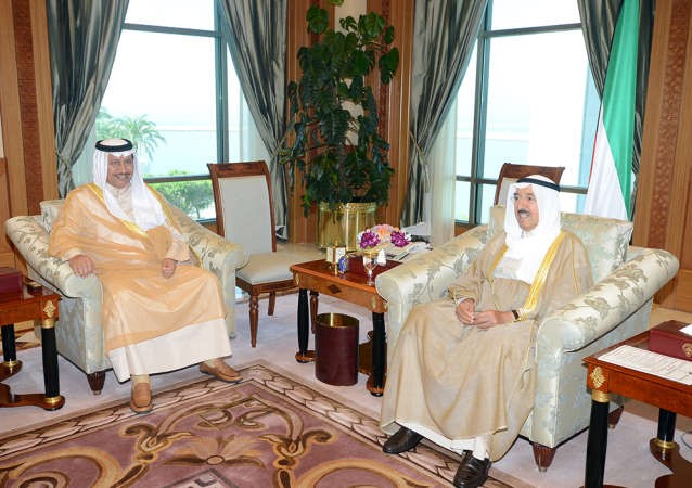 صاحب السمو الامير الشيخ صباح الاحمد مستقبلا سمو رئيس الوزراء الشيخ جابر المبارك﻿