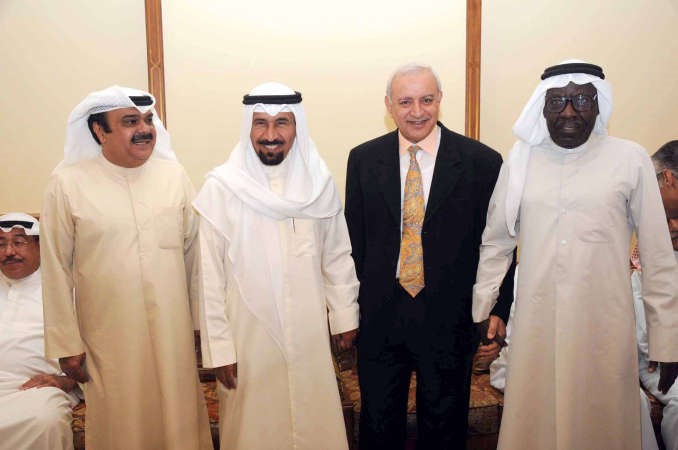 الشيخ علي الجابر مهنئا دبدر العيسى ﻿
