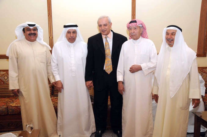 السفير دعبدالعزيز الفايز مهنئا دبدر العيسى﻿