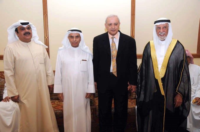 عبدالعزيز الغنام وعبدالرحمن الغنيم يهنئان دبدر العيسى ﻿