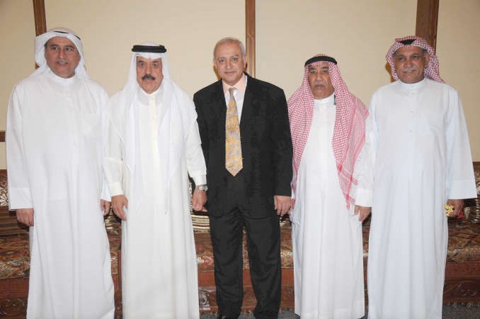 عبدالله الفارس وطارق الدريس يهنئان العيسى ﻿