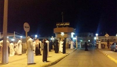 بالفيديو والصور.. الامن السعودي يلقي القبض على قاتلي 5 اشخاص امام حسينية في الأحساء