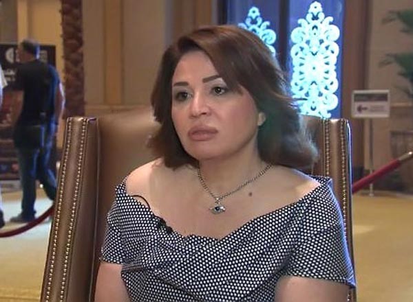 بالصور.. أناقة إلهام شاهين تلفت الانتباه بحفل ختام مهرجان أبوظبي