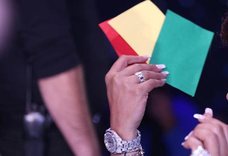 بالصور.. ساعة الفنانة أحلام بحلقة "Arab Idol" بنحو مليوني ريال