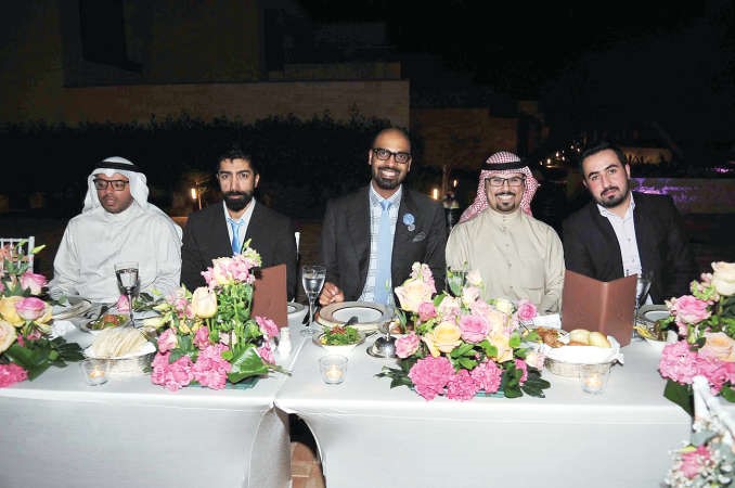 حسين حيدر واحمد الشمري ومساعد المطيري وعبدالله الانصاري وحمد المقهوي﻿