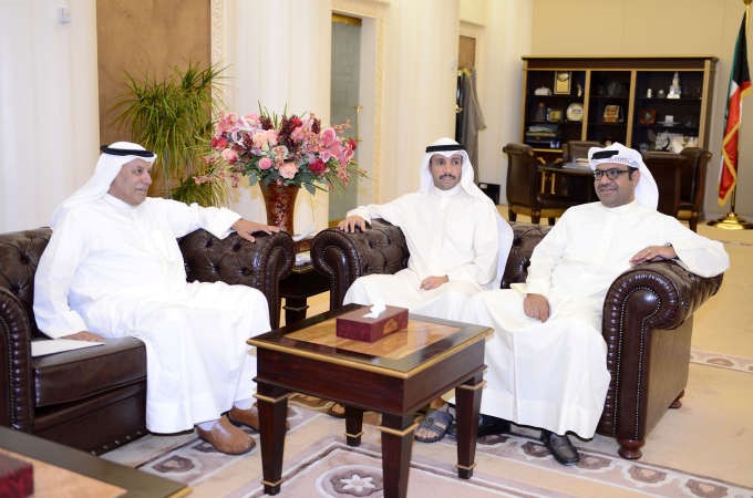 رئيس مجلس الامة مرزوق الغانم خلال استقباله حسين الخرافي بحضور احمد القضيبي﻿