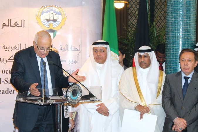 نبيل العربي والسفير عزيز الديحاني خلال الاحتفال 	ناصر عبدالسيد﻿