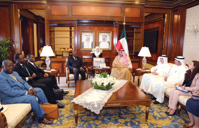 الشيخ صباح الخالد مستقبلا وزير مالية توغو﻿
