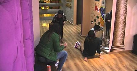 بالفيديو.. عراك عنيف بين طالبتيّ ستار أكاديمي