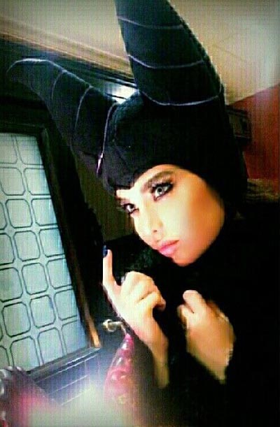 قمر بشخصية maleficent