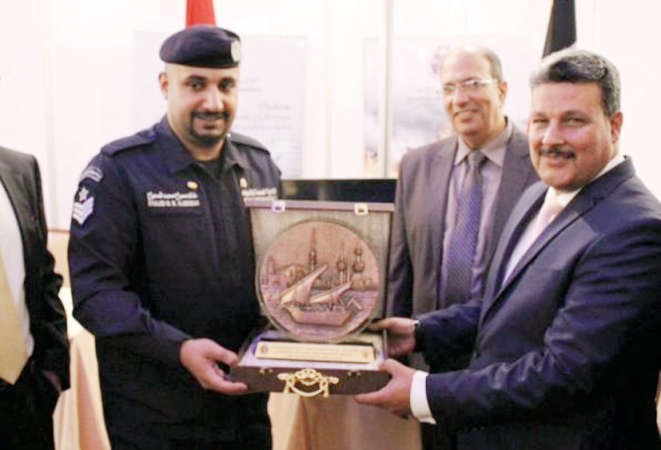 ملاك صبحي المدير العام وتكريم جناح الاطفاء