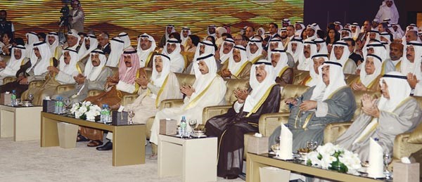 صاحب السمو الامير الشيخ صباح الاحمد وسمو ولي العهد الشيخ نواف الاحمد ومرزوق الغانم وجاسم الخرافي والشيخ جابر العبدالله والشيخ فيصل السعود وسمو الشيخ ناصر المحمد في مقدمة الحضور﻿