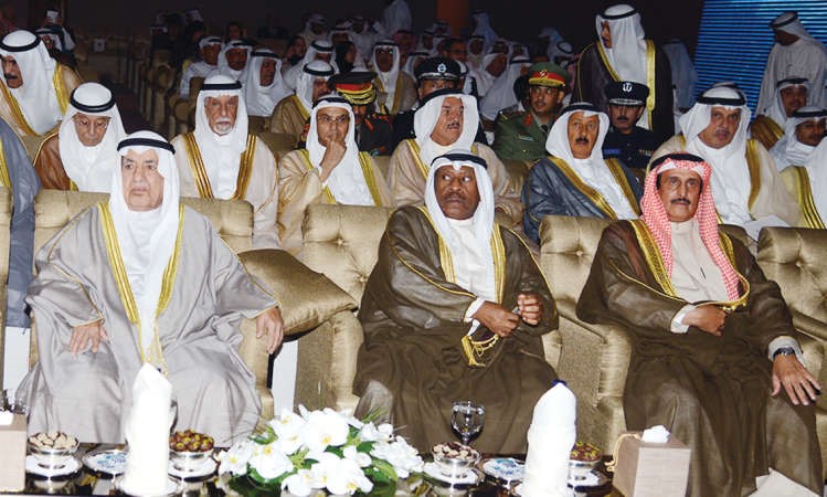 علي الغانم والشيخ د ابراهيم الدعيج والشيخ علي العبدالله خلال الحفل ﻿