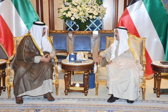 صاحب السمو الامير الشيخ صباح الاحمد مستقبلا سمو رئيس الوزراء الشيخ جابر المبارك ﻿