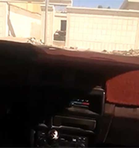 بالفيديو.. طفل خليجي "يقحص" بالسيارة مع أصدقائه فيصطدم بالجدار