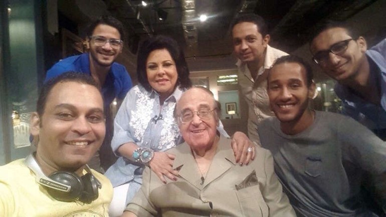 اسرة البرنامج مع الفنان القدير حسن مصطفى