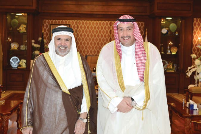 الشيخ فيصل الحمود مستقبلا الشيخ خليفة ال خليفة﻿
