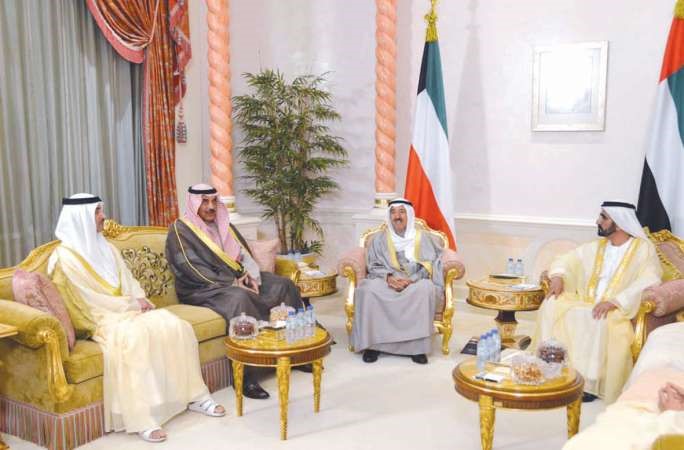 صاحب السمو الامير وصاحب السمو الشيخ محمد بن راشد ال مكتوم والشيخ صباح الخالد خلال جلسة المباحثات﻿