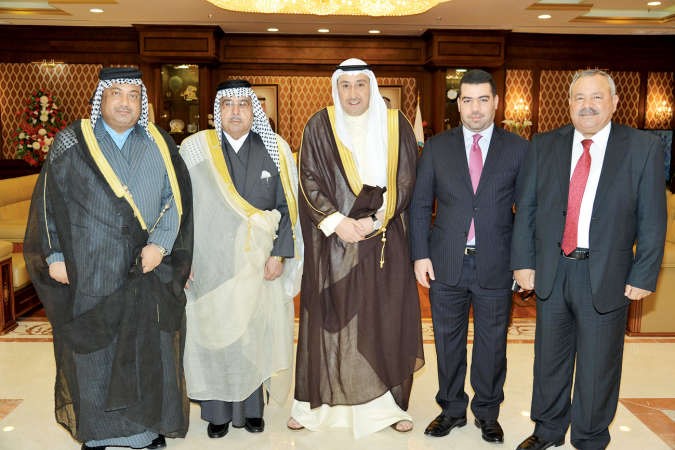 الشيخ فيصل الحمود مستقبلا الوفد العراقي