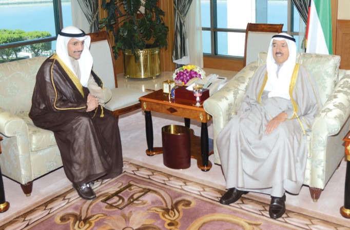 صاحب السمو الامير الشيخ صباح الاحمد مستقبلا مرزوق الغانم 