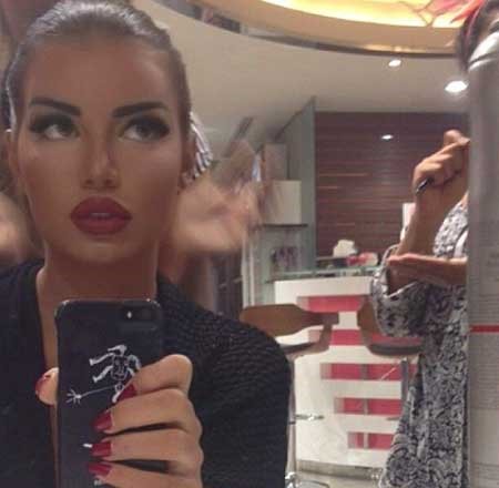 في بصالون التجميل