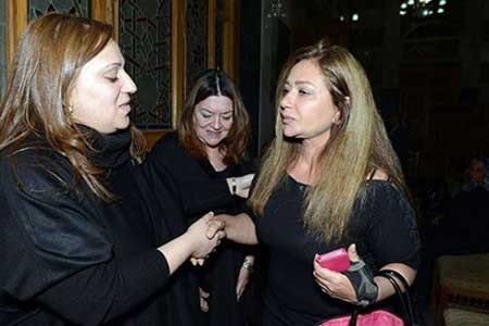 بالصور.. ناديا لطفي تظهر بعد غياب في عزاء مريم فخر الدين.. وليلى علوي وميرفت امين بدون مكياج