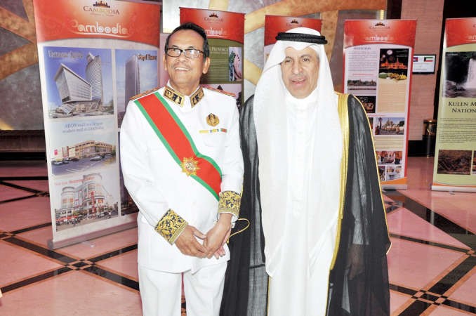 السفير السعودي دعبدالعزيز الفايز مهنئا﻿