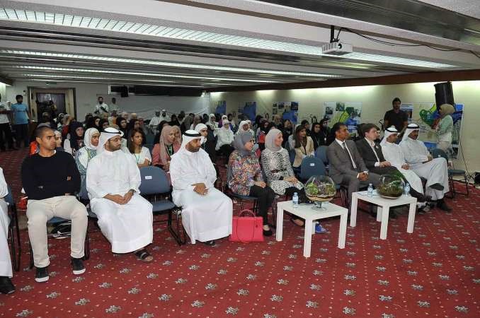 م منار الحشاش في مقدمة الحضور اسامة ابوعطية