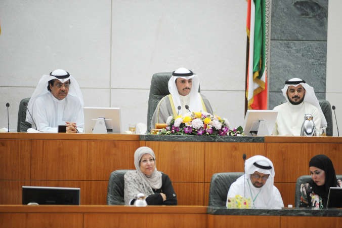 الرئيس الغانم ونائبه الخرينج ودمحمد الحويلة على المنصة
