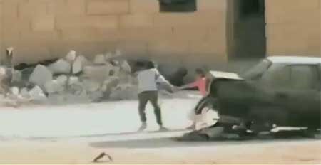 فيديو هوليوودي... طفل سوري "بطل" ينقذ شقيقته تحت وابل من الرصاص