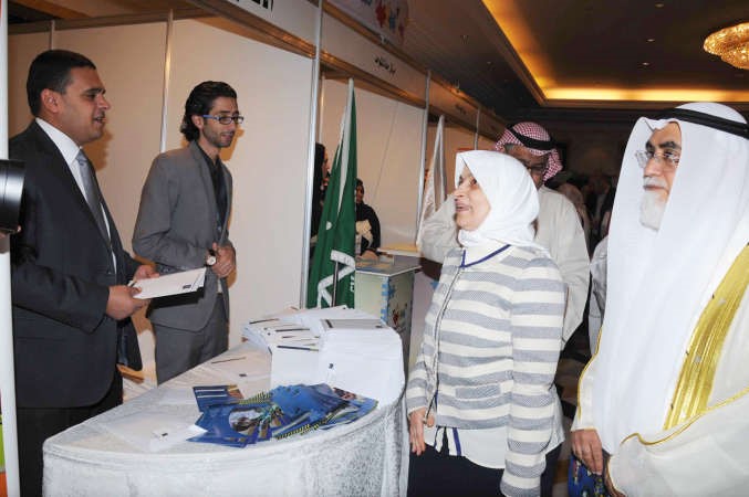 جولة في المعرض المصاحب للمؤتمر