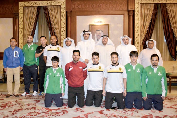 خالد رابح في استقبال وفد الاهلي السعودي