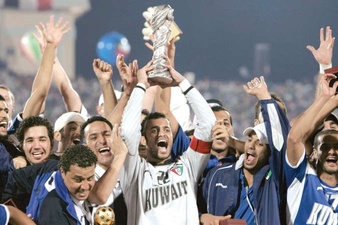 الأزرق المرعب ذو الرقم 10.. مرشح رغم كل شيء